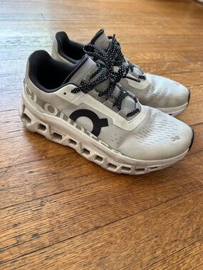 On Running Women's Cloudmonster Athletic Shoes in Light Gray and Black